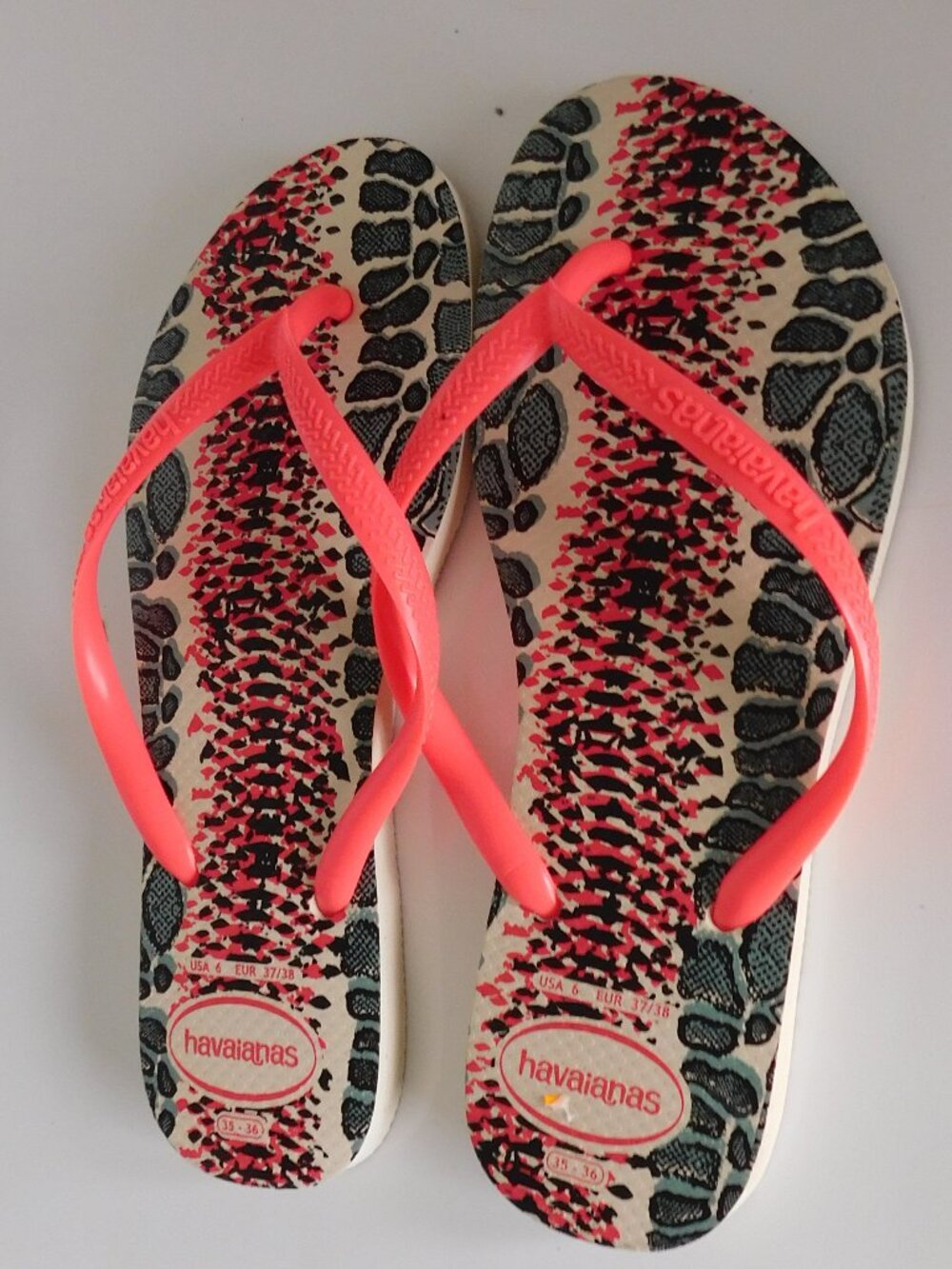 Havaianas Lot of 2 Size 6 Flip flops Tropical Animal Rubber Thong Sandals - Picture 3 of 8